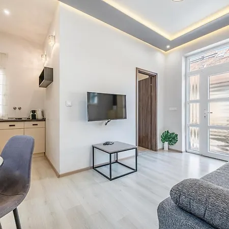 Fogas 1bedroom In Heart Of Apartment *